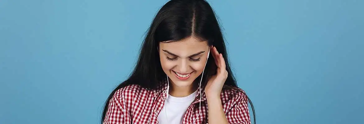 Trabalhando com Deficientes Auditivos Trabalhando com Deficientes Auditivos