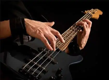 Curso prático de Baixo Elétrico - Nível Básico Curso prático de Baixo Elétrico - Nível Básico