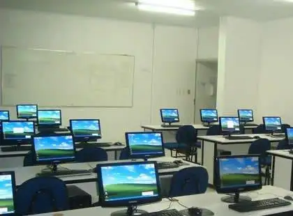 Professores de Laboratório de Informática Professores de Laboratório de Informática